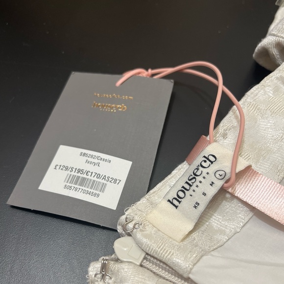 HOUSE OF CB “CASSIA” IVORY BROCADE MINI - Picture 5 of 7